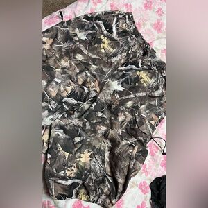 1x Shein Curve camo cargo pants